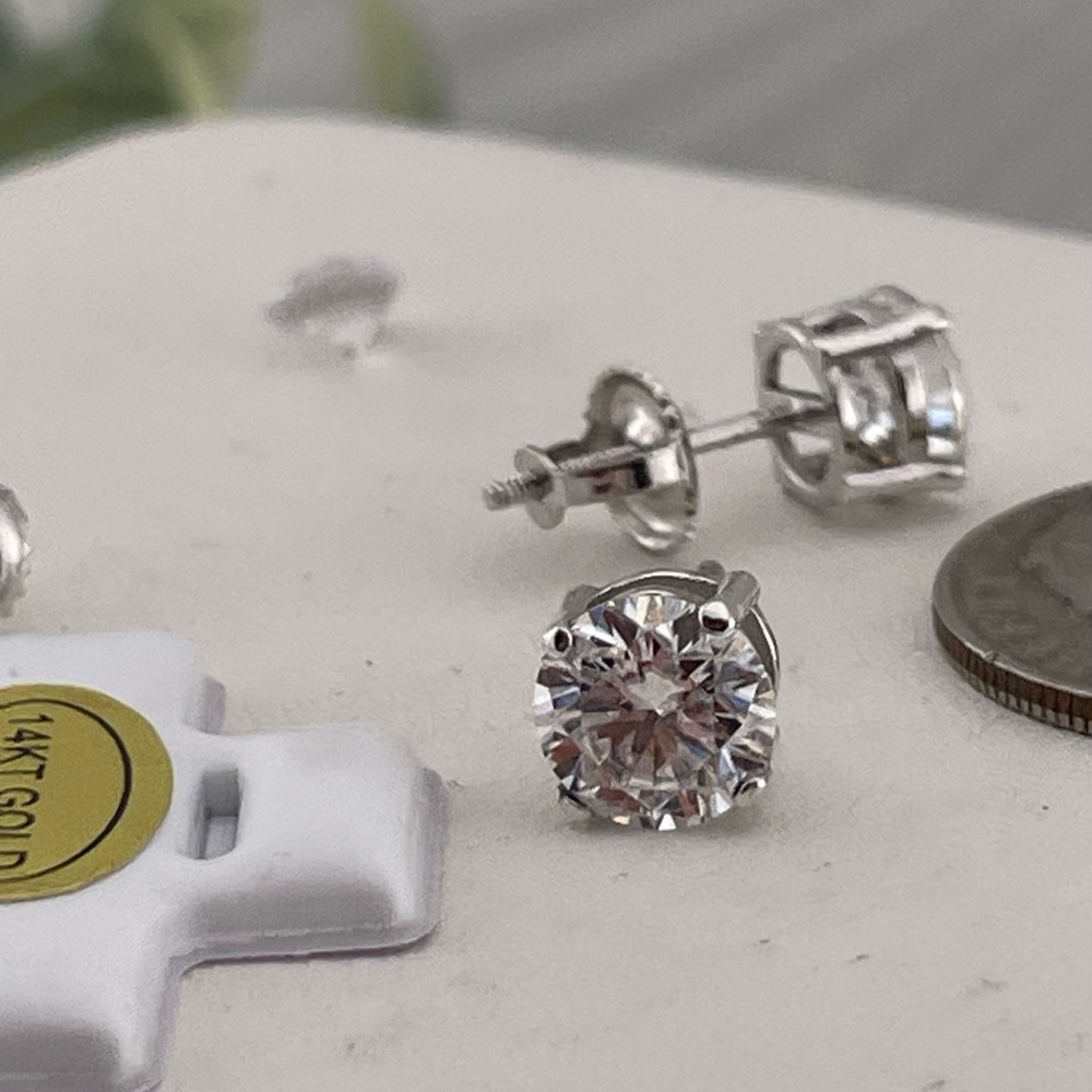 14K w/screws 1ct Diamond Pair. .50ct each 1/2ct each white Gold - Picture 2 of 12